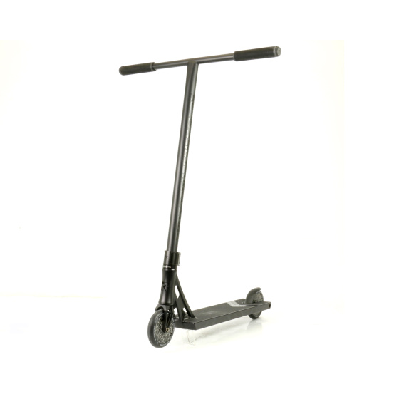 Root Industries Air RS freestyle koloběžka černá